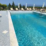 Sea View Pool In Glarokavos, Halkidiki Vilă